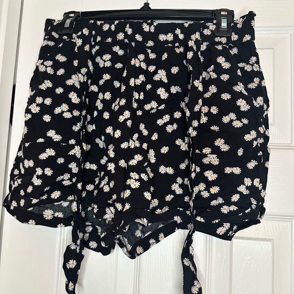 Floral Black Women's Shorts